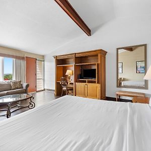 King Room Lake View